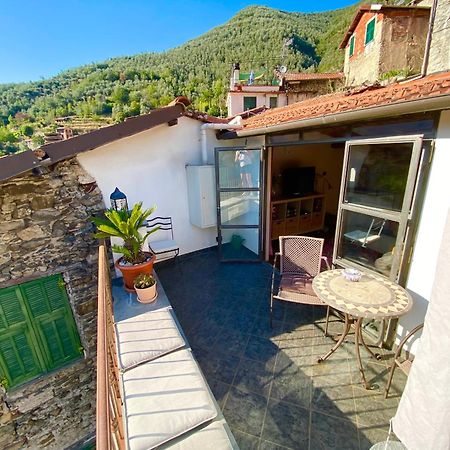 Iconic Italian Townhouse W Rooftop Terrace & Mountain View, Pigna Buitenkant foto
