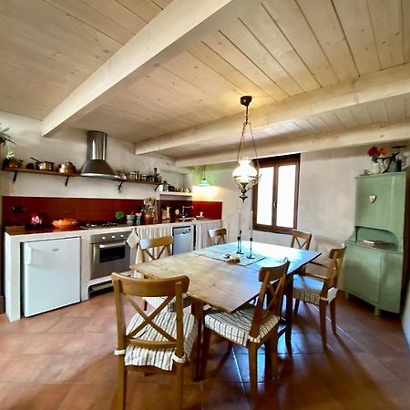 Iconic Italian Townhouse W Rooftop Terrace & Mountain View, Pigna Buitenkant foto